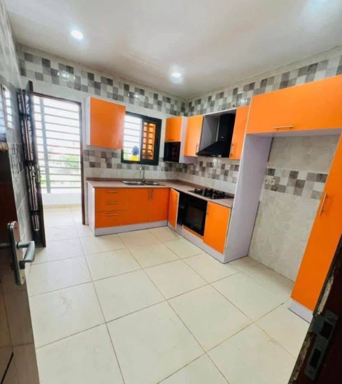 APPARTEMENT 4 PIÈCES SITUÉ COCODY FAYA 