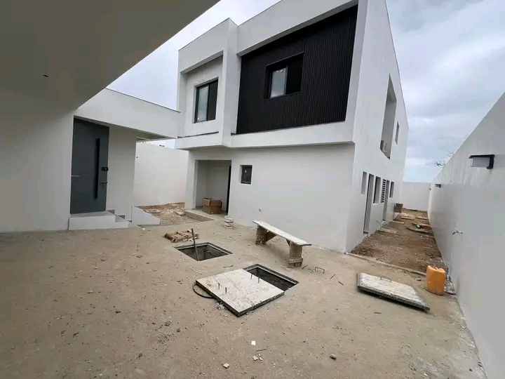 Villa Duplex de 5 pièces haut standing 